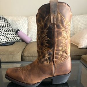 Laredo cowgirl boots